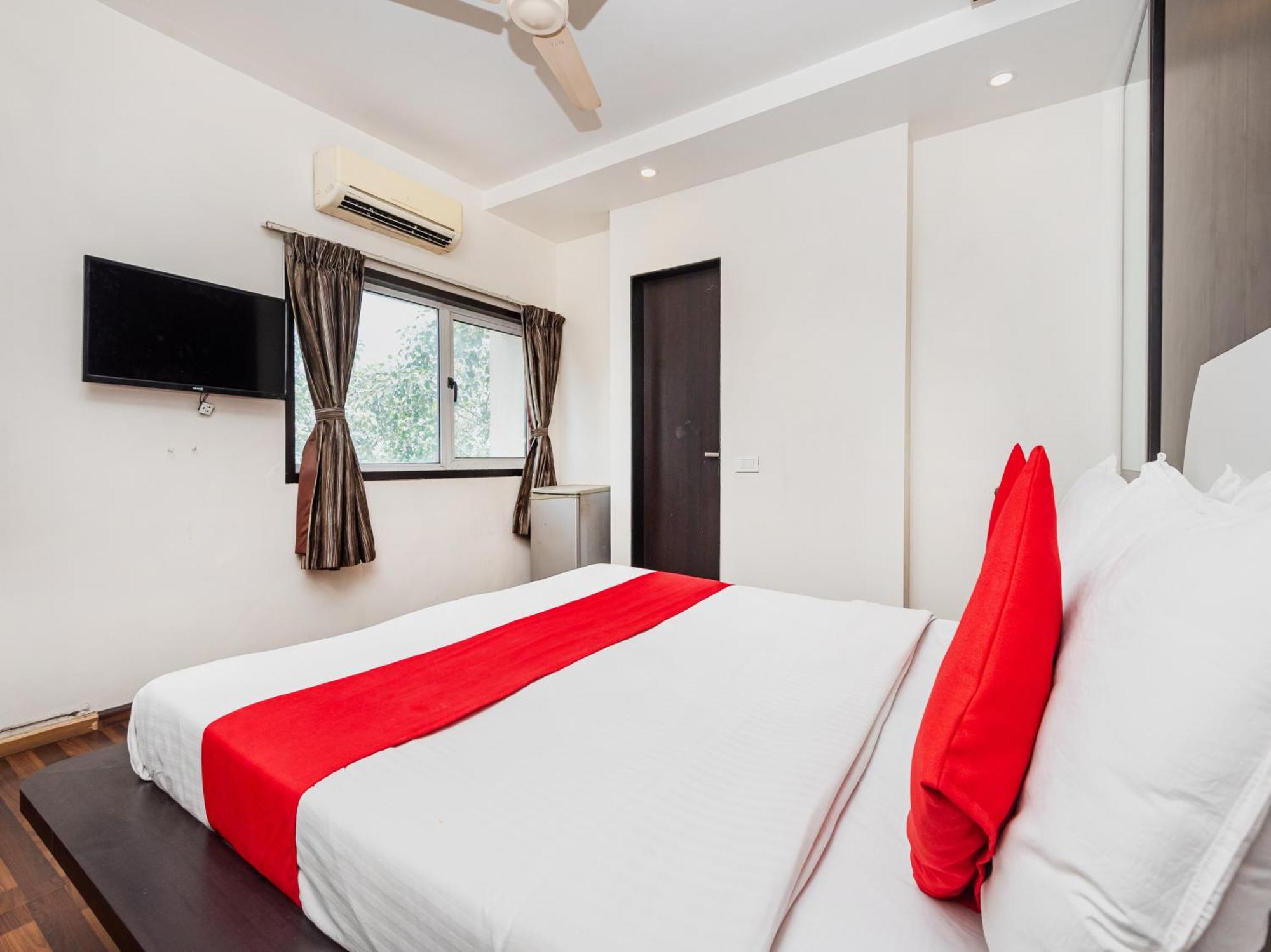 Hotel Balwas Surat Exterior photo