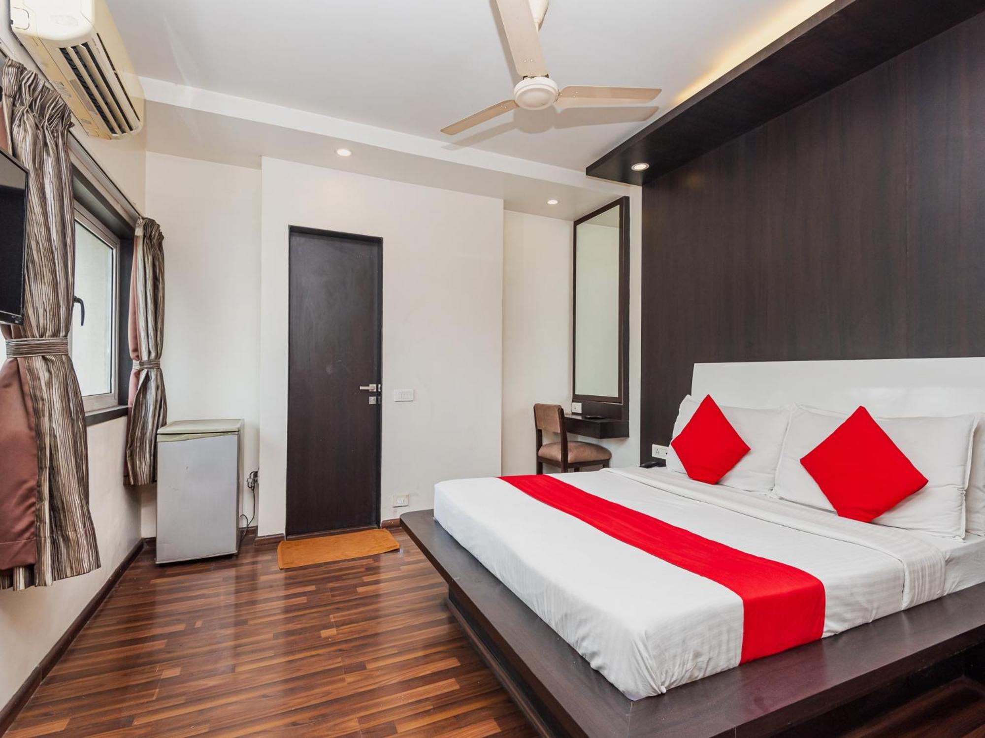 Hotel Balwas Surat Exterior photo